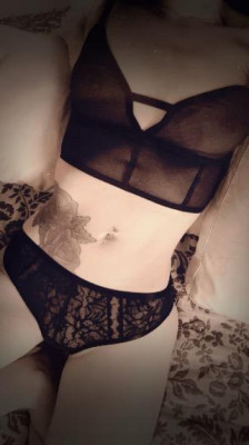 SEXY ASS LIL WHITE GIRL 🤤💋 CUM OVER AND LET ME ROCK YOUR WORLD DADDY!! 👅😍🤤❤🔥💋