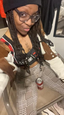 creamy chocolate cake, take a bite. u needa taste tonight😽