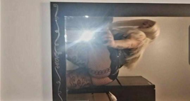 💦 🍬 super seductive blonde pocket sized squirting throat goddess 😍 ASK ABOUT MY NURU MASSAGE