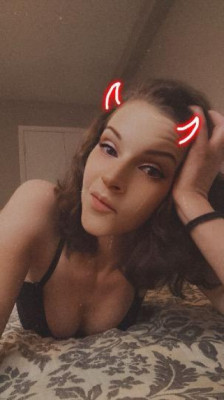 SEXY LITTLE WHITE GIRL NEW IN TOWN AND READY TO MAKE ALL OF YOUR DREAMS COME TRUE BABY!! 🤤💦😍💋🔥