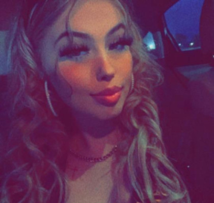 duo dont want 1 come get 2 dont want 1 or 2 come get me. wet n wild hump day