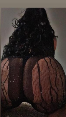 thick latina