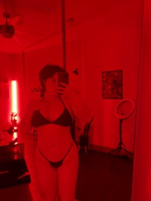 😘 in alamo heights tonight 😈🩷🍒