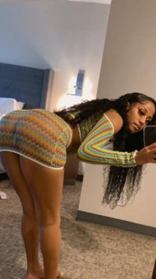 Hey Babes I'm Back 👅 💋YOUR SWEET & PETITE TREAT🐱🍭This WET & TIGHT 👅will always get you right😍🫦SOUL SNATCHING EXPERIENCE💦 🤭 Sexy pics 4 sale📸