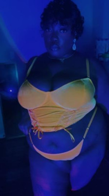 FEBRUARY IS THE MONTH OF LOVE❤ LETS LOSE OURSELVES IN PASSION🔥 & DEVOUR EACHOTHER🤭