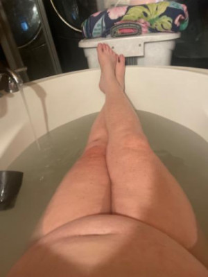 Two Mature 🔥🔥 Vibrant 🔥🔥Ladies