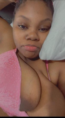 IM HERE TO FULFILL ALL YOUR FANTASIES🧞♀ TURN UP YOUR TUESDAY😩👅