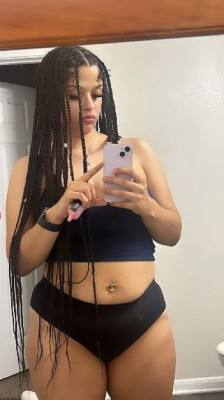 thick pretty lightskin😘