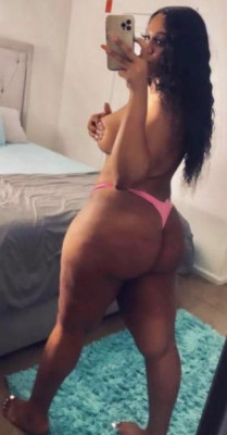 THICK & SUBMISSIVE 😩