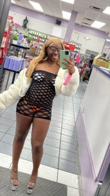 funsize ready to satisfy your needs 💦