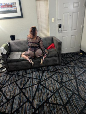 SHORT THICK MEXICAN BIG BOOTY READY NOW TO PLEASE . 😍🥰🥰🥰
