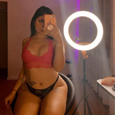 Linda latina muy sensual disponible ahora mi amor