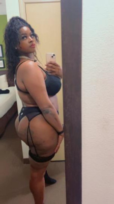 Arlington (360) 📍 Outcalls 🎄🎀LATE NIGHT 🍆 🤤SWEET TREAT LET ME Spoil YOU ❤💚❤ YOU DESERVE IT 🥛HR Specials 🍪Available Now Outcalls Only💦🎁